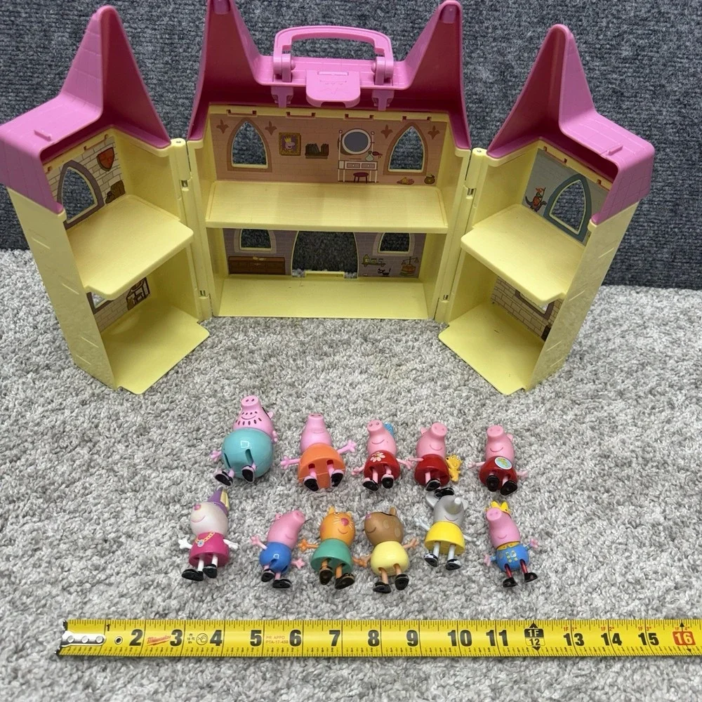 Peppa Pig Princess Castle doll house w/ family friends figures